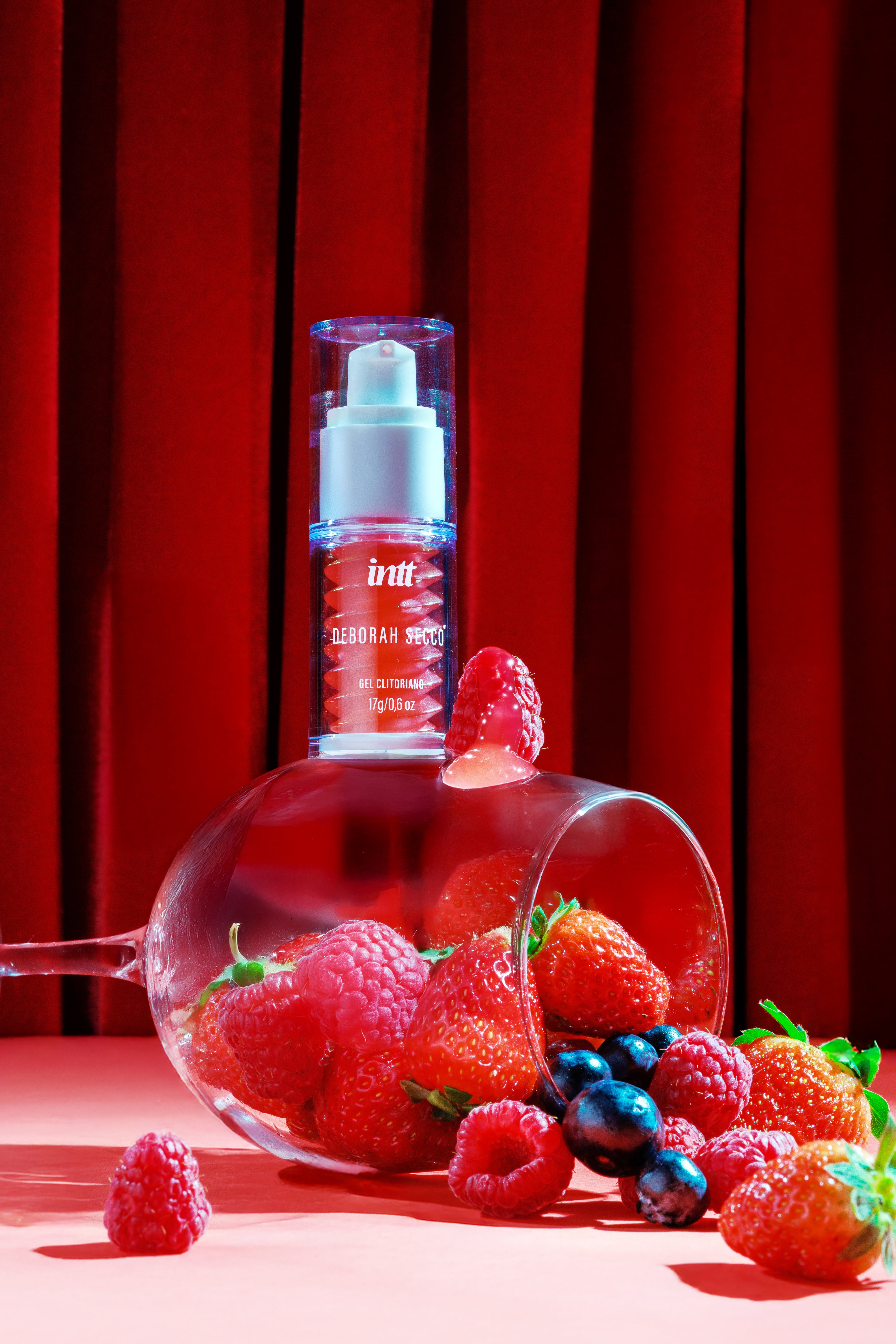 Gel Clitoriano  Deborah Secco: O Toque Mágico que Transforma o Prazer.